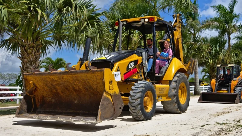 Lampy JCB – niezawodne oświetlenie dla Twojej koparko-ładowarki